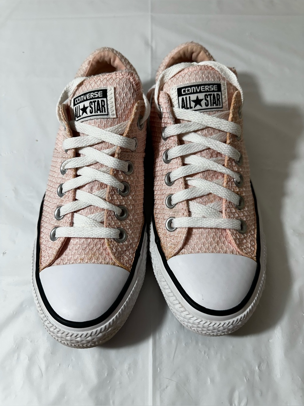 Converse Low Top Sneakers - Light Pink & White Size 7